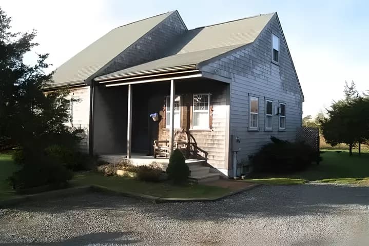 rental property in 6 Hussey Farm Road - Cottage