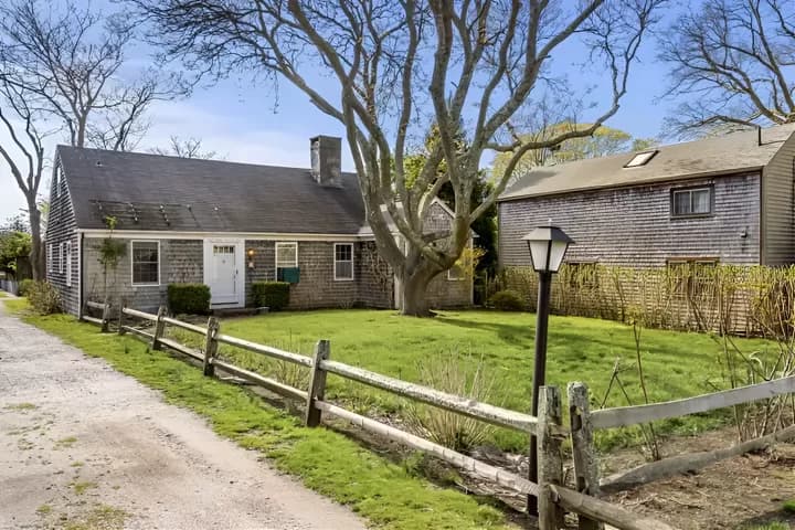 rental property in 11 Rose Lane