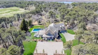 rental property in 15 Deer Run Road