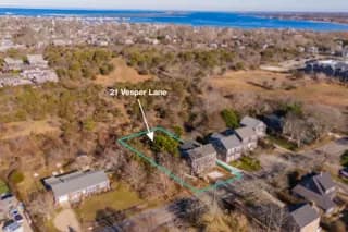 rental property in 21 Vesper Lane