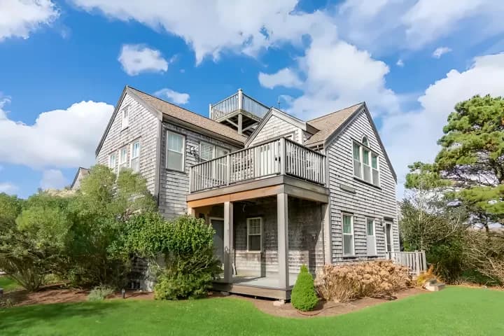 rental property in 13 Long Pond Drive